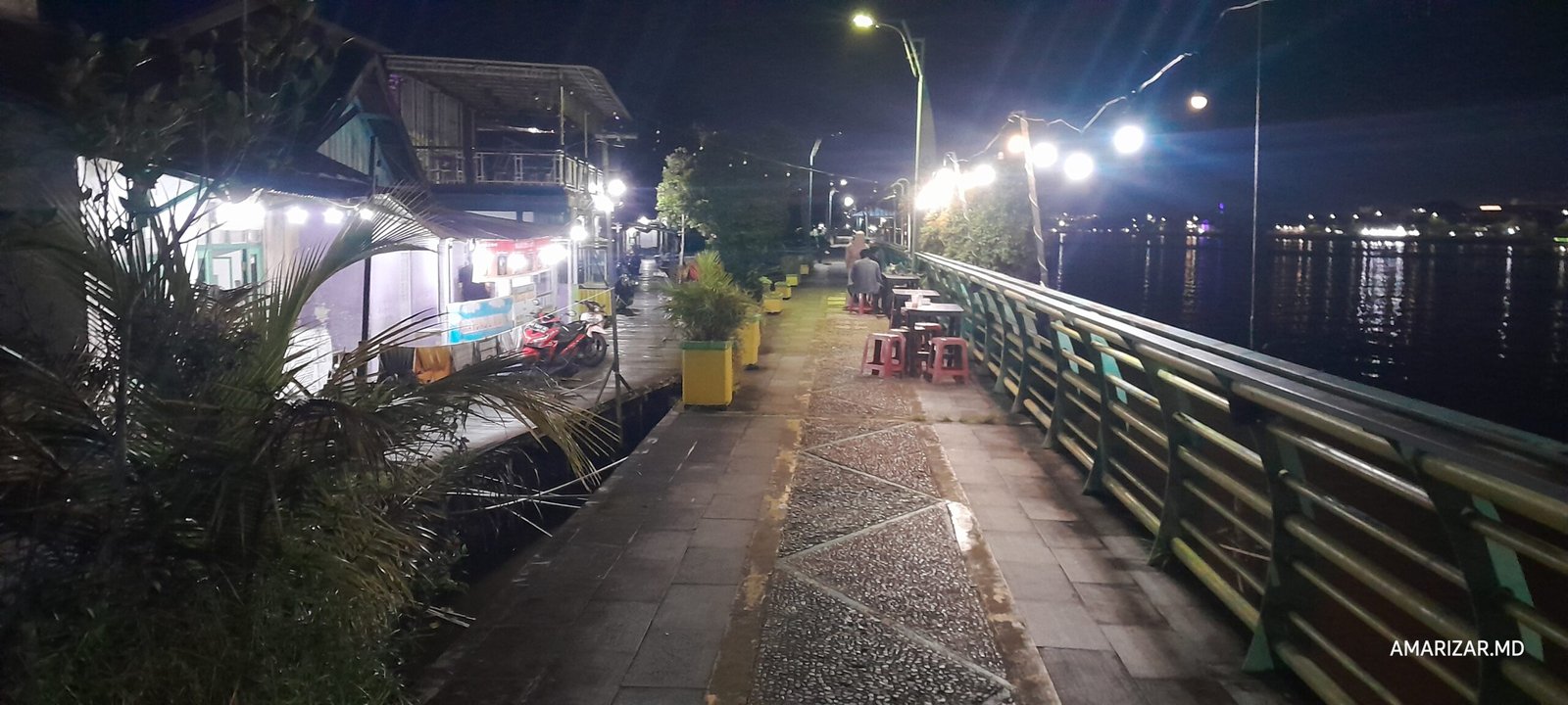 Tepian Kapuas belakang Kraton Al-Qadriah Pontianak Timur, Kota Pontianak, Dokumentasi Foto 