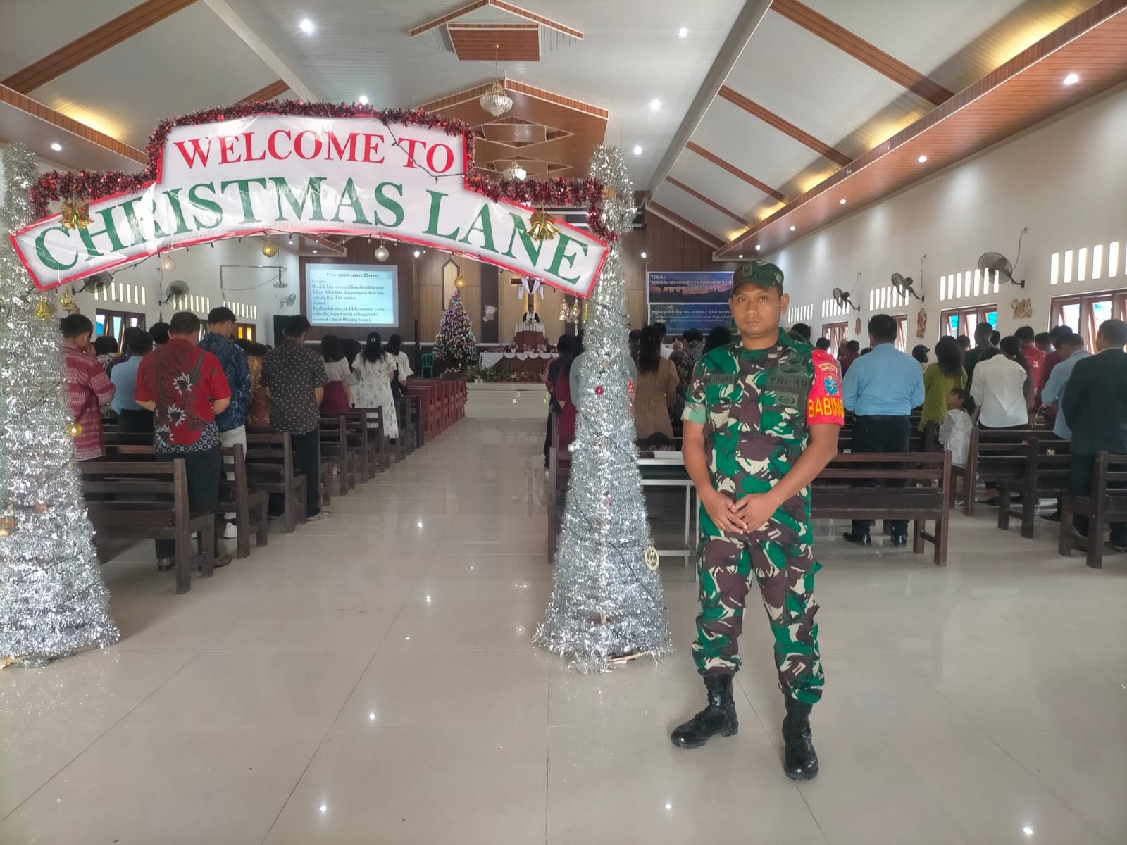 Berikan Aman Dan Damai Saat Beribadah,Personil Kodim 1015/Sampit Laksanakan Monitoring Ibadah Perayaan Natal Di Wilayah