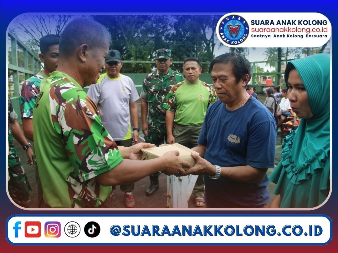 TNI Hadir Untuk Masyarakat, Kodim 1202/Singkawang Gelar Bakti Sosial Penyaluran Bantuan Makanan untuk Masyarakat Kurang Mampu