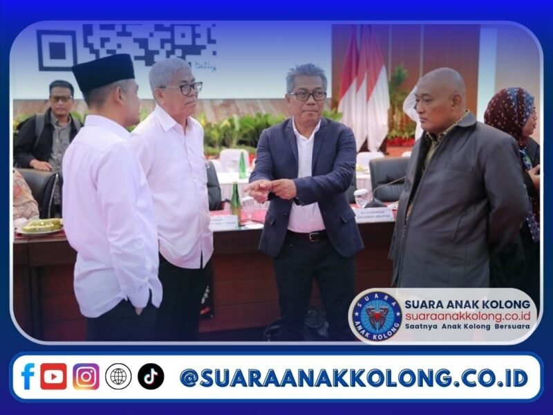 Dirjen Percepatan Pembangunan Daerah Tertinggal, Samsul Widodo, (pakai jas kedua dari kanan) dalam Rapat Koordinasi Terbatas Bidang Pangan di kompleks rumah jabatan Gubernur Provinsi Sulawesi Selatan (Angga/Humas Kemendes PDT)