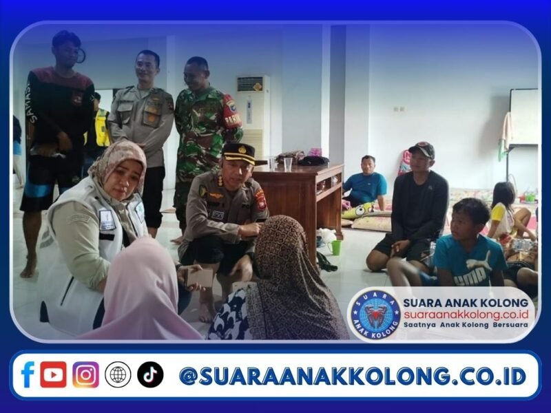 Berikan Pelayanan Bagi Warga Terdampak Banjir Mempawah, Polda  Kalbar Kerahkan Tim Kesehatan