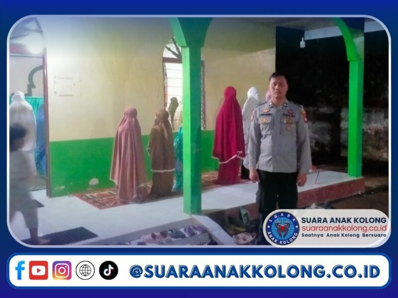 Polisi Hadir di Tengah Jamaah, Pastikan Ibadah Tarawih Berjalan Aman dan Lancar