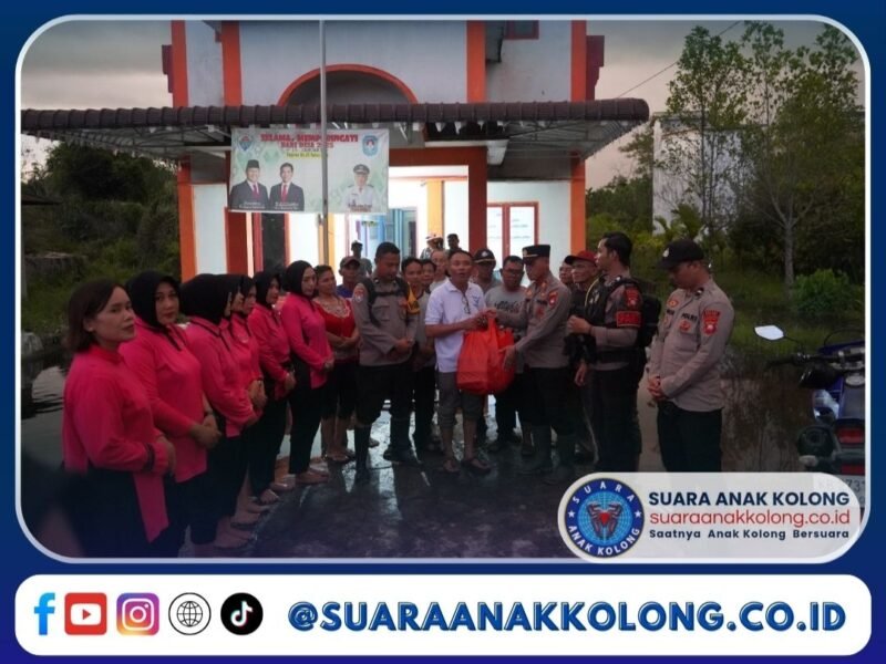 Peduli Korban Banjir, Kapolda Kalbar dan Ketua Bhayangkari Gerak Cepat Salurkan Bantuan
