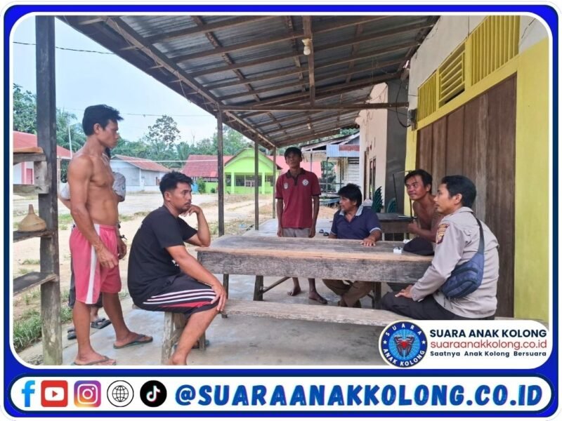 Bhabinkamtibmas Polsek Kuala Behe Sambangi Warga, Pantau Situasi Kamtibmas