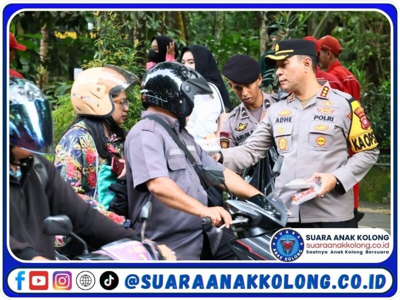 Gandeng Tokoh Masyarakat, Polresta Pontianak Bagikan 10.000 Paket Takjil Gratis di Bundaran Degulis Untan