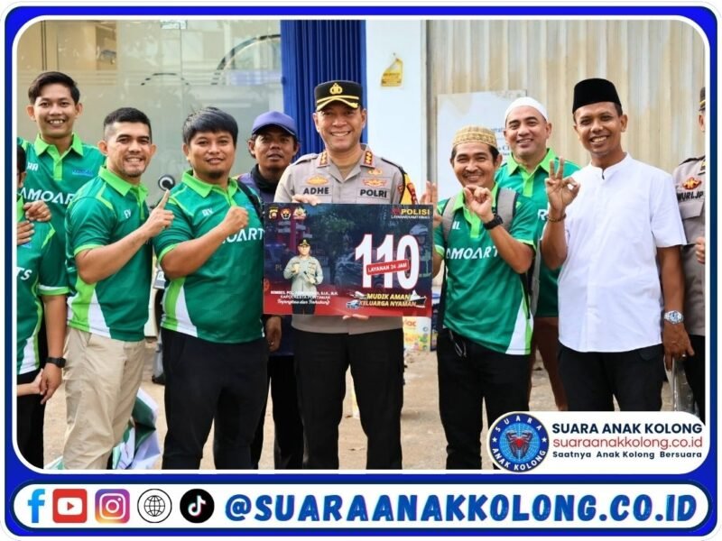 Kapolresta Pontianak Sosialisasikan Hotline 110 Sembari Bagikan Takjil Gratis