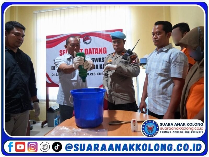 Polres Kubu Raya Musnahkan 1 Kg Sabu dengan Cairan Pembersih Toilet